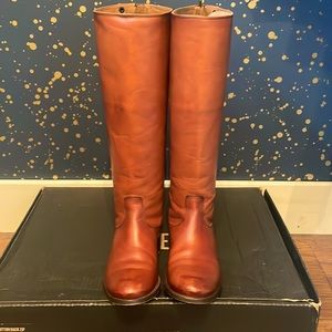 FRYE MELISSA BUTTON BACK BOOT - EUC